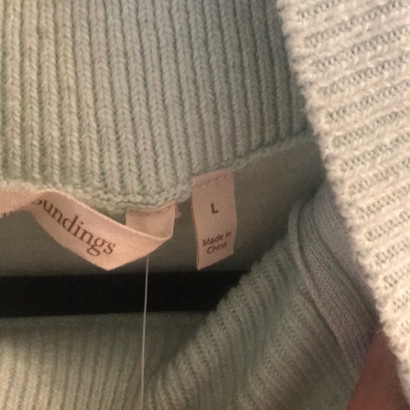 Brand new soft surroundings sweater - Picture 3 of 3